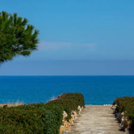 Selene - Sandy Beach Polis